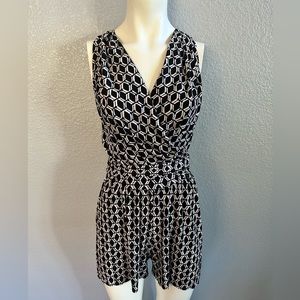 Maggy London Women’s Black/White Sleeveless Shorts Jumpsuit-Size Xs